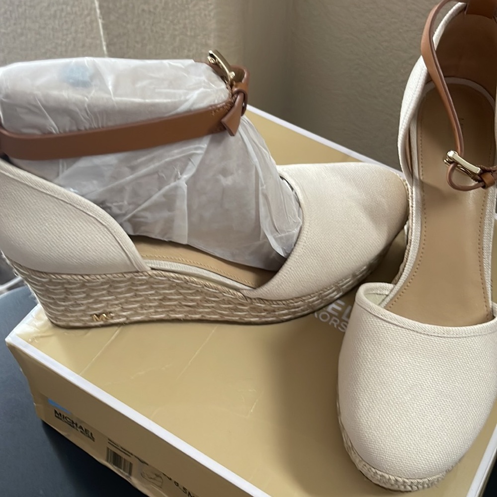 Michael Kors Cream Wedges - Picture 3 of 8